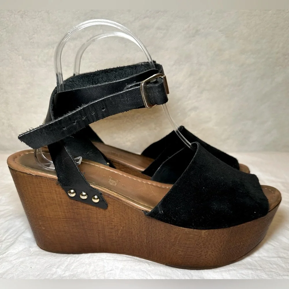Seychelles women’s sandal “Forward Wedge” black suede strappy‎ ankle wrap strap